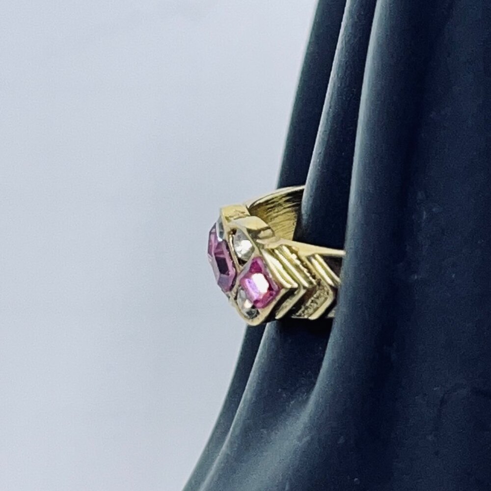 Vintage Gold Tone Band Ring With Pink And Clear Rhinestones (R389) - Picture 4 of 7
